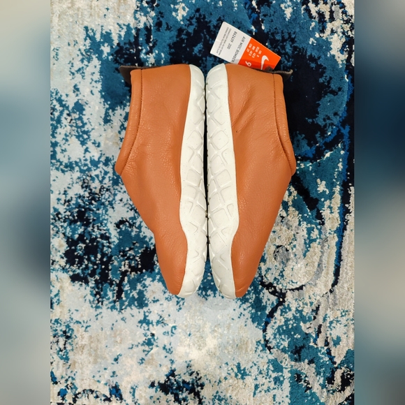 2016 Nike Air Moc Bomber Cognac Light Bone-Velvet Brown 862439-200 Men's US9 - Picture 2 of 9